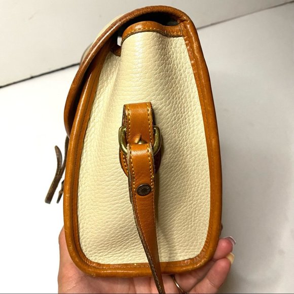 Dooney & Bourke Vintage 80s Essex Saddle Ivory Tan Pebble Leather Cross Body Bag - Picture 5 of 16